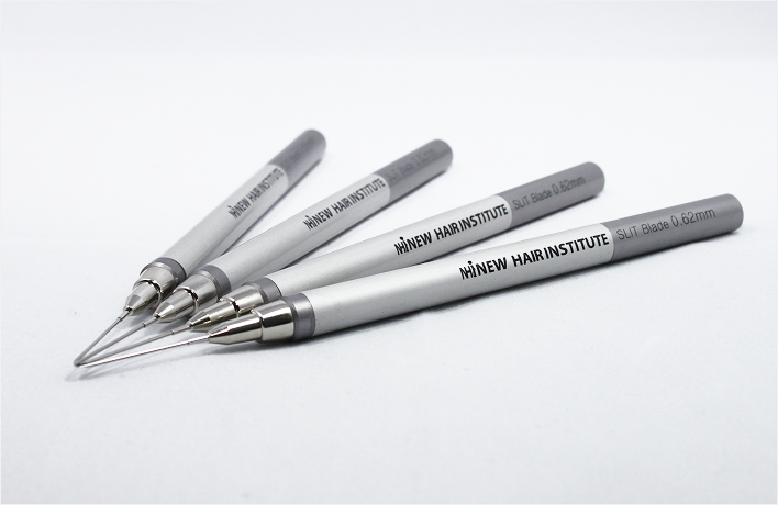 繊細に毛穴を作った後出血の無い状態で移植するため、
かさぶたや腫れが少なく手術後翌日から回復が早いです。